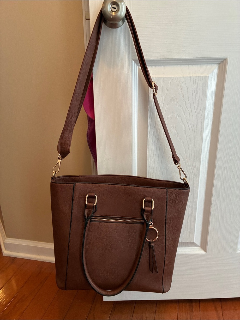 Classic Brown Tote Bag with Adjustable Strap